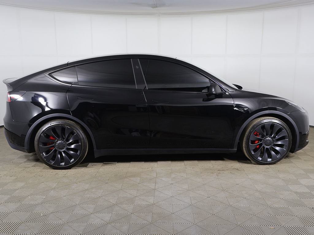 Used 2024 Tesla Model Y Performance AWD/4WD image 17