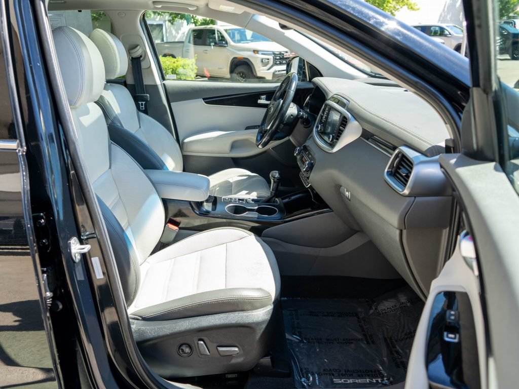 Used 2019 Kia Sorento SX w/ SX Touring Package AWD/4WD image 10