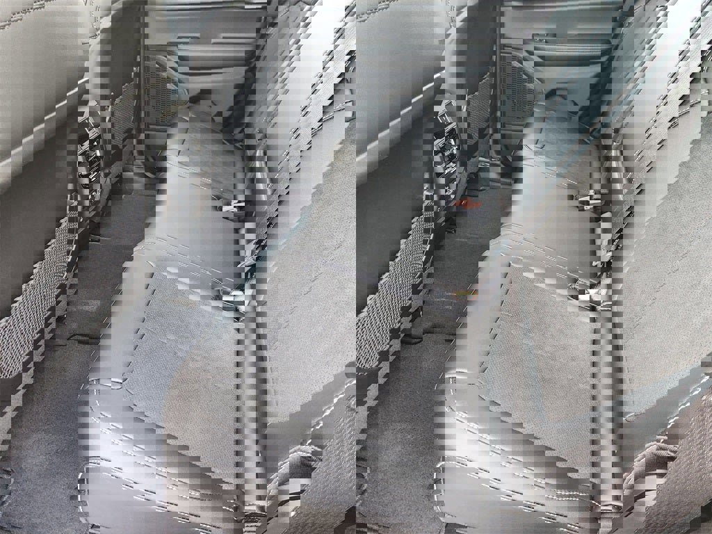 New 2025 Jeep Grand Cherokee Altitude image 20