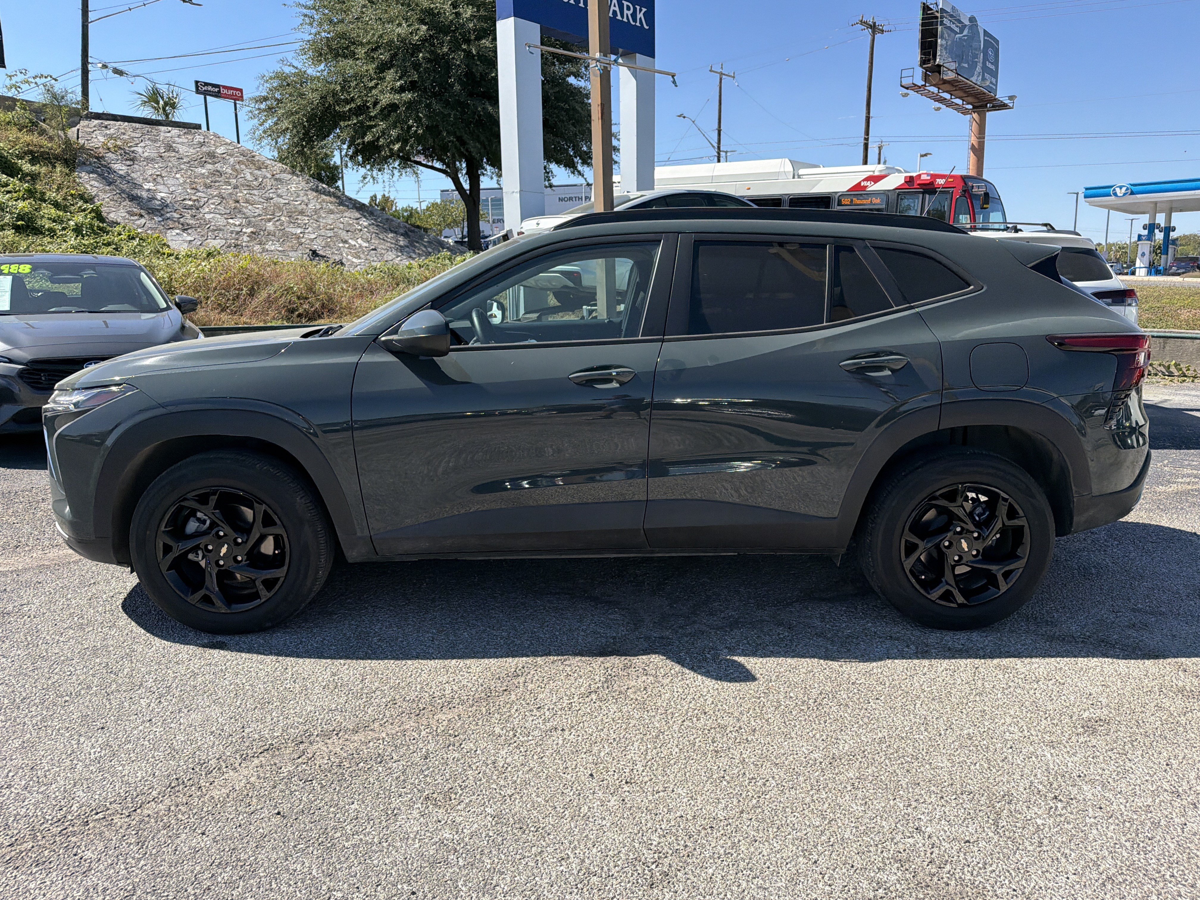 Used 2025 Chevrolet Trax LT w/ Driver Confidence Package FWD image 7