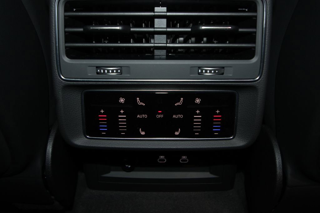 Used 2025 Audi Q7 3.0T Prestige w/ Prestige Package image 30