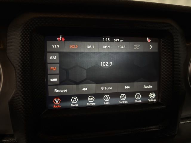 Used 2020 Jeep Gladiator Overland w/ LED Lighting Group image 19