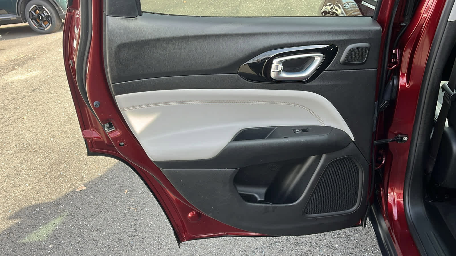 Used 2022 Jeep Compass Limited w/ Sun and Sound Group image 24