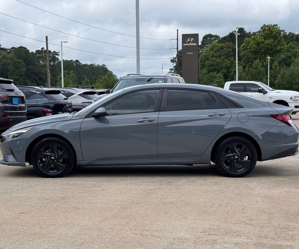 Used 2021 Hyundai Elantra SEL w/ Convenience Package FWD image 9