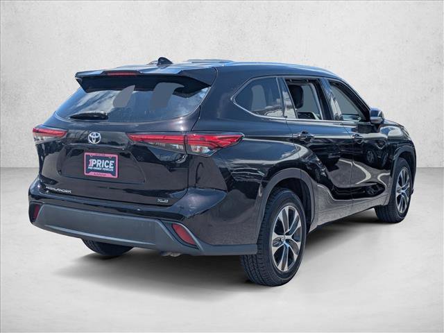 Used 2021 Toyota Highlander XLE FWD image 5