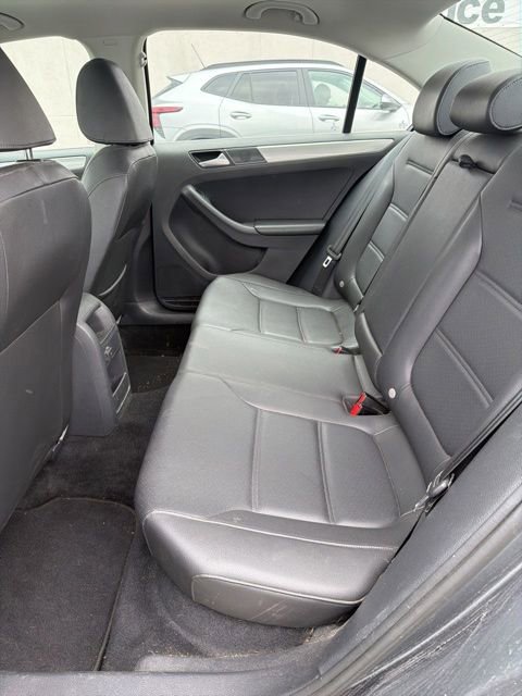 Used 2017 Volkswagen Jetta SE FWD image 7