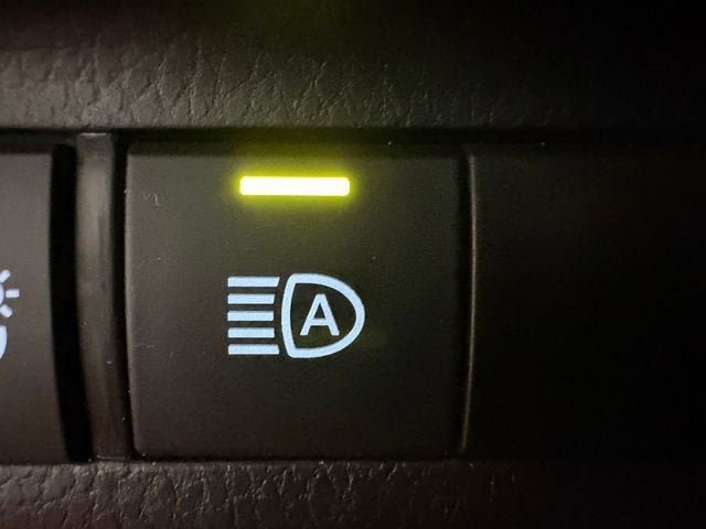 Certified 2025 Toyota RAV4 LE AWD/4WD image 6