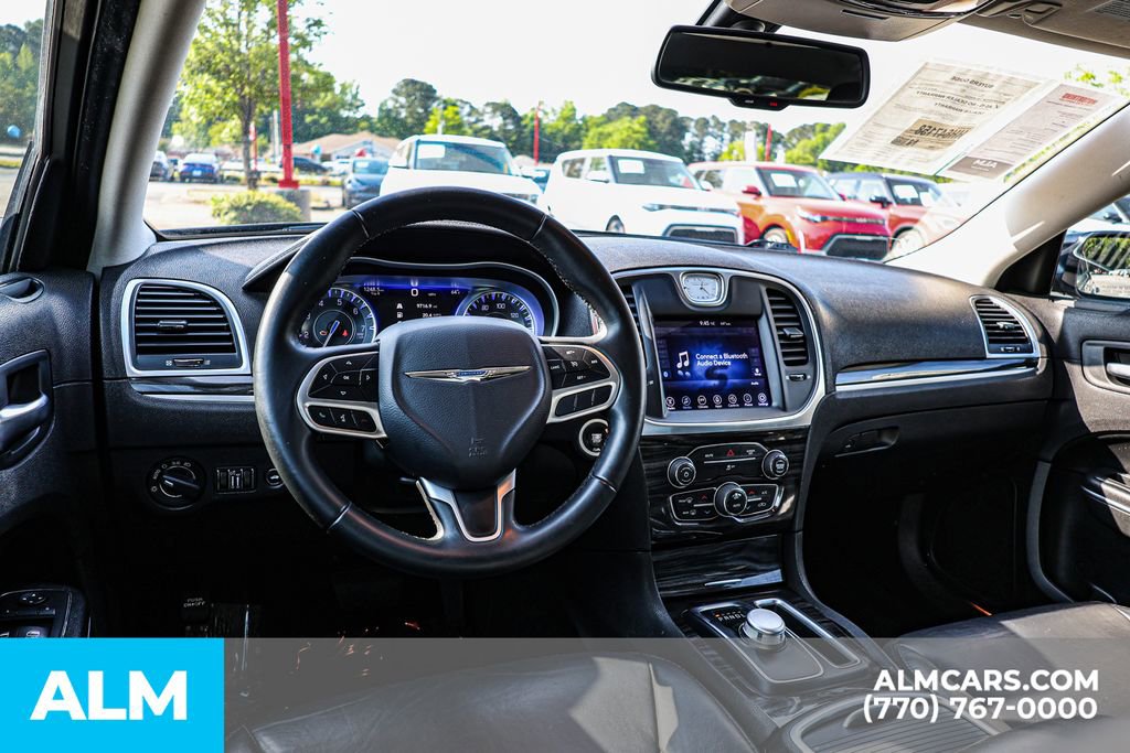 Used 2017 Chrysler 300 Limited RWD image 27