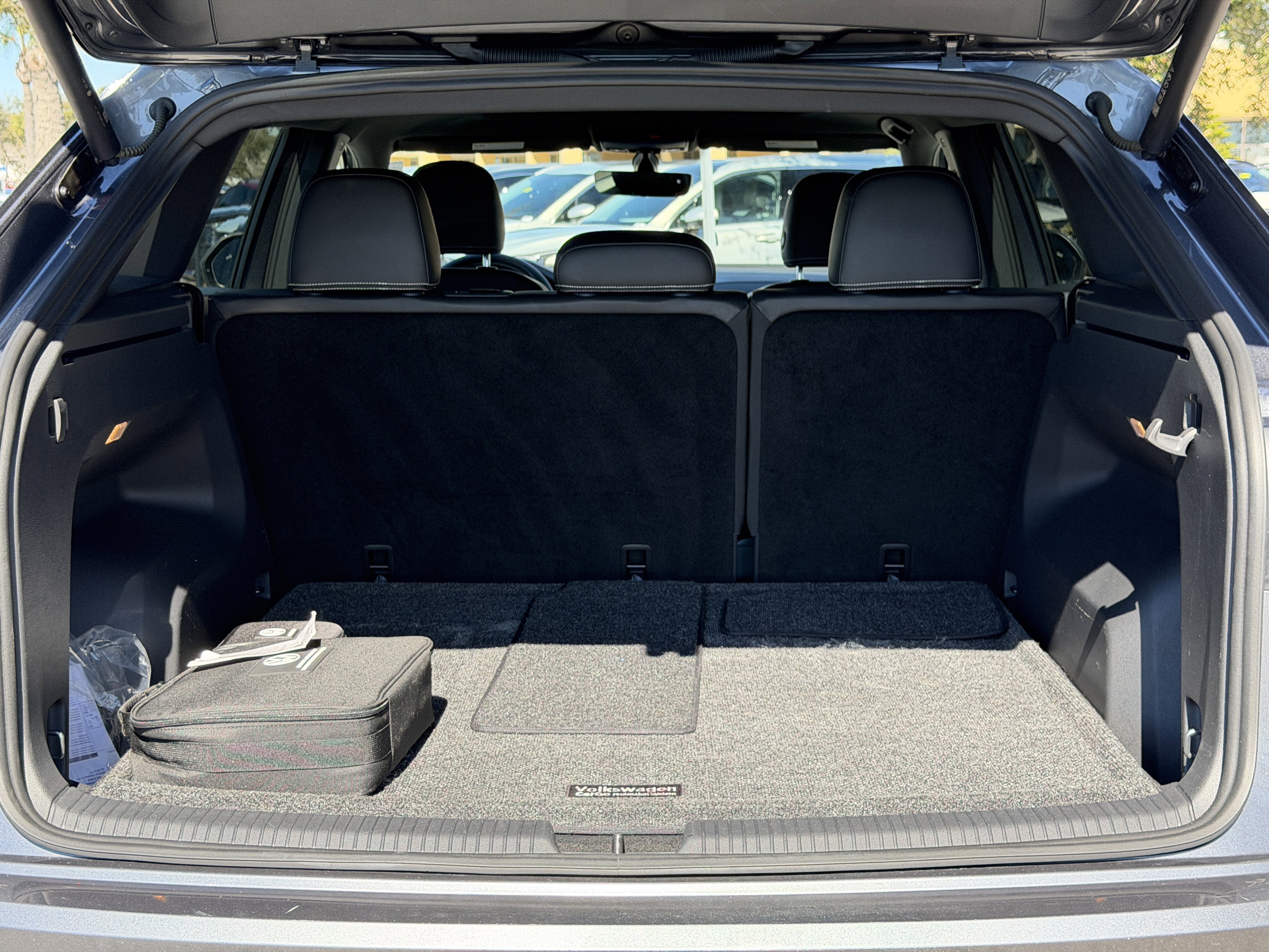 Used 2023 Volkswagen Atlas Cross Sport SE w/ Panoramic Sunroof Package image 11