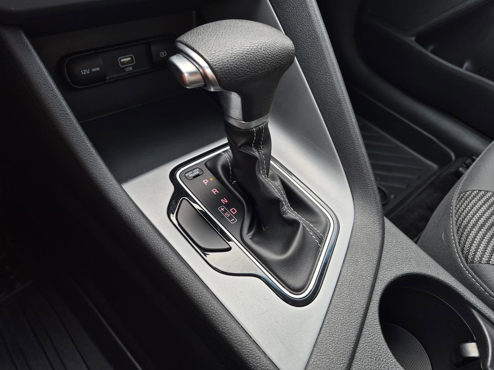 Used 2021 Kia Niro LX image 27