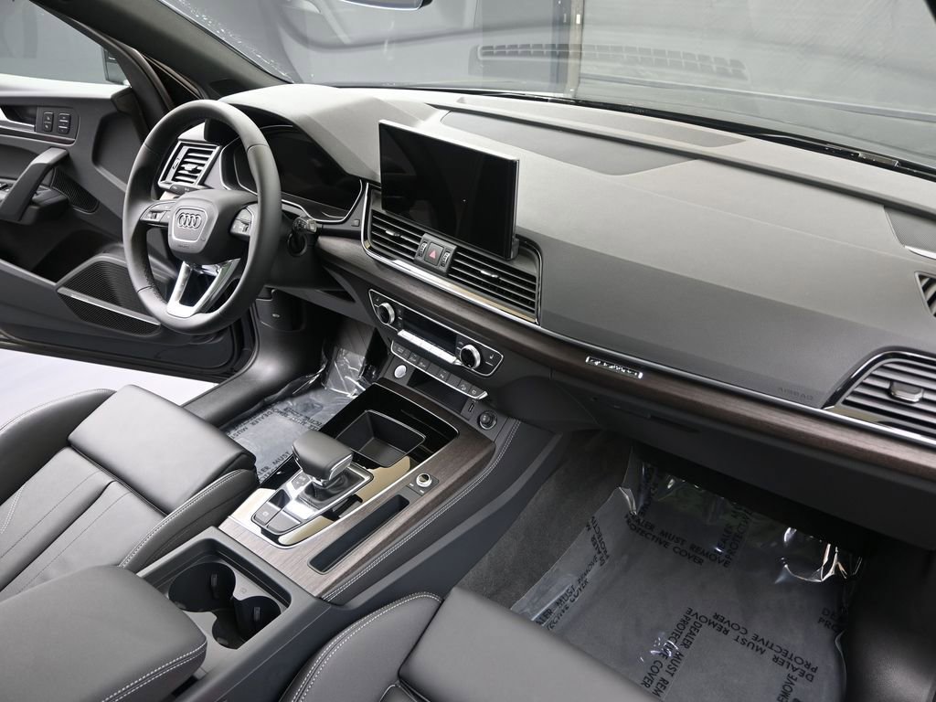 Certified 2025 Audi Q5 2.0T Premium Plus w/ Premium Plus Package image 12
