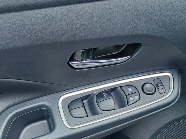 Used 2025 Nissan Versa SR w/ Trunk Package image 21