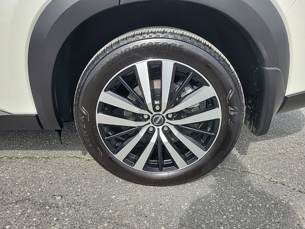 Used 2024 Nissan Pathfinder Platinum image 35