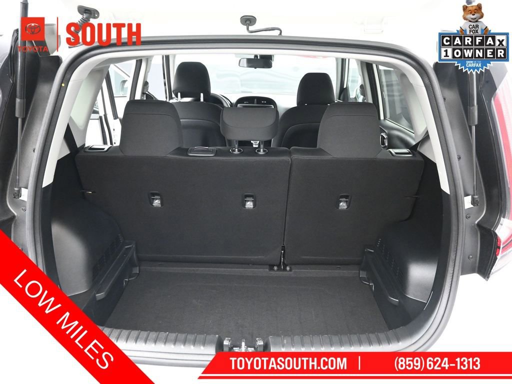 Used 2025 Kia Soul LX w/ LX Technology Package FWD image 22