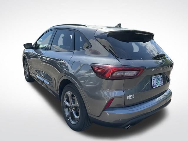 Used 2023 Ford Escape ST-Line w/ Tech Pack #1 AWD/4WD image 4