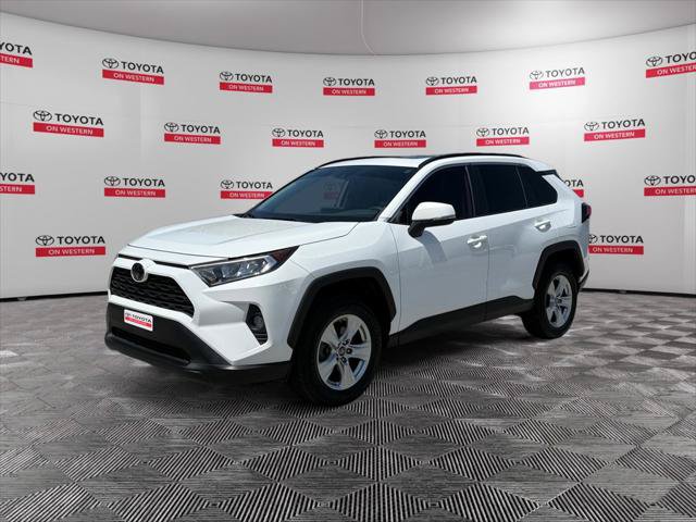 Used 2019 Toyota RAV4 XLE FWD image 1
