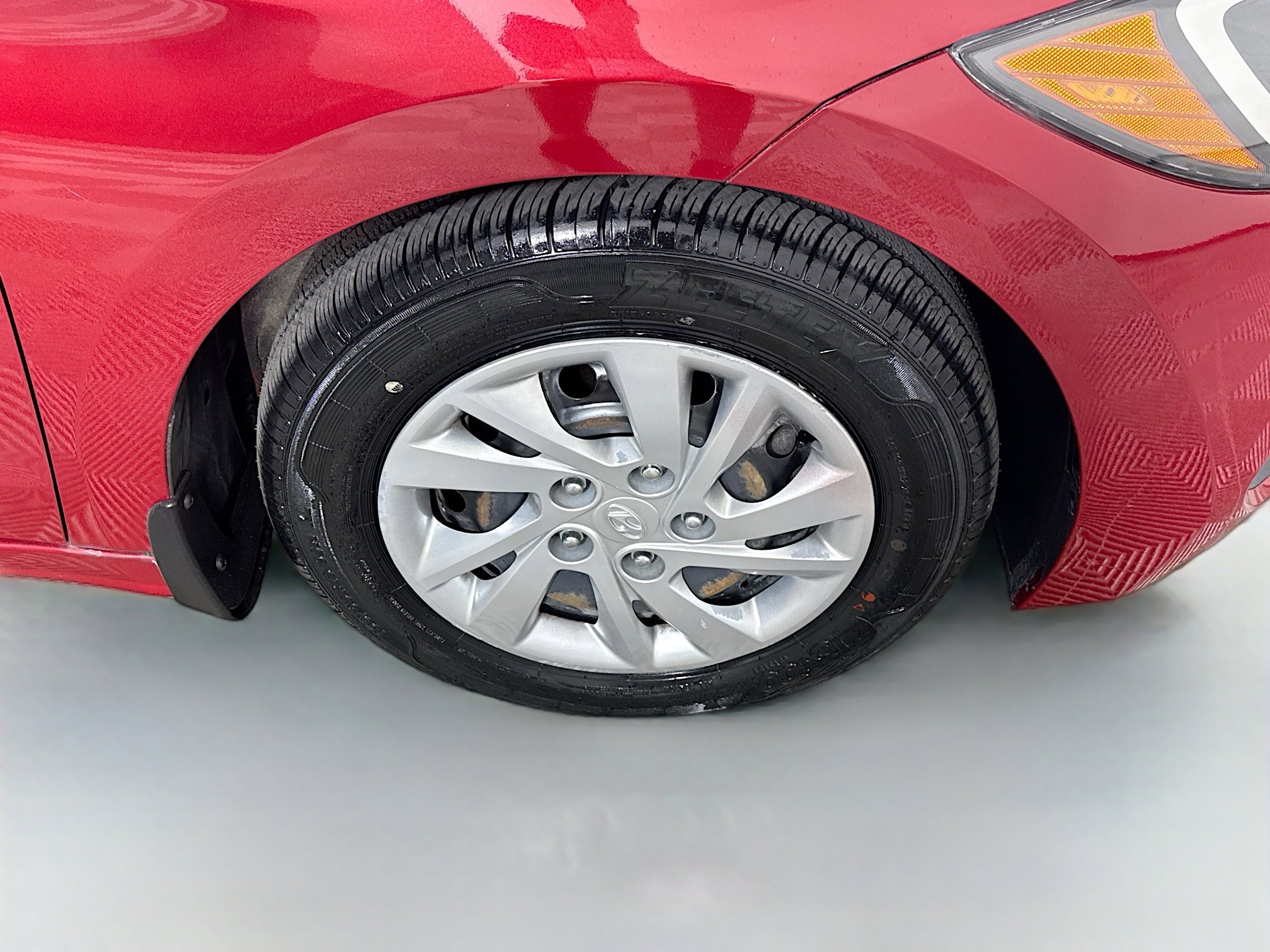 Used 2018 Hyundai Elantra SE w/ Winter Weather Package image 30