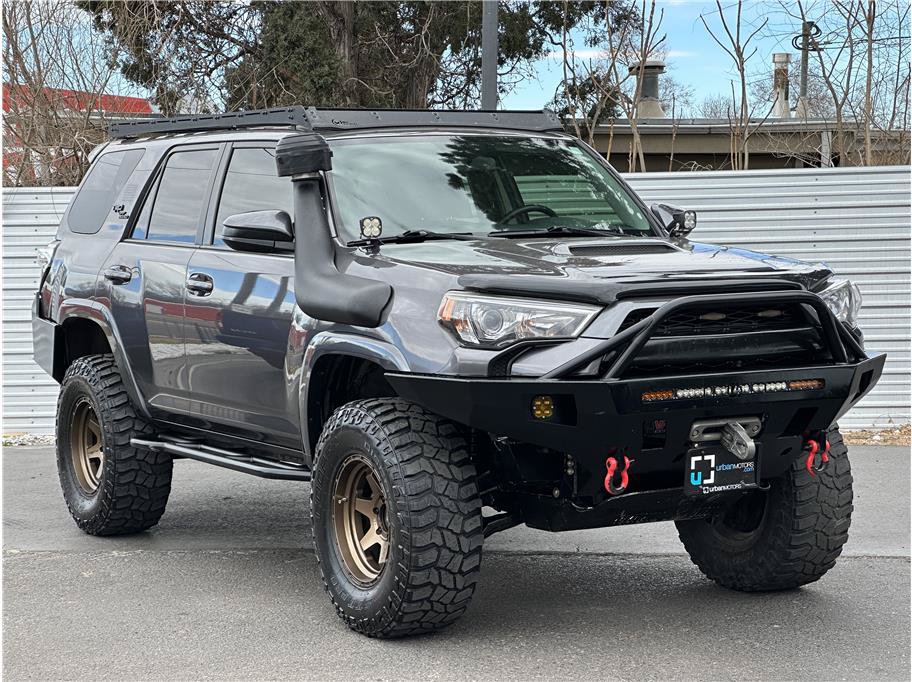 Used 2018 Toyota 4Runner TRD Off-Road AWD/4WD image 8