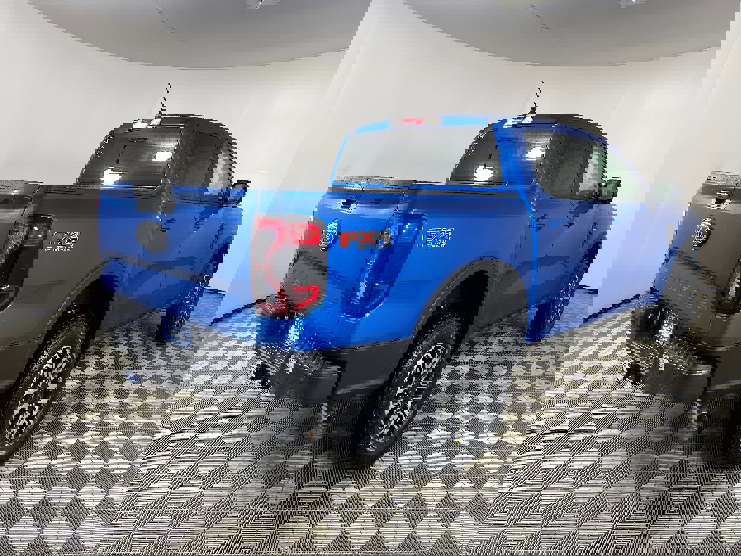 New 2025 Ford Ranger Lariat w/ FX4 Off-Road Package image 6