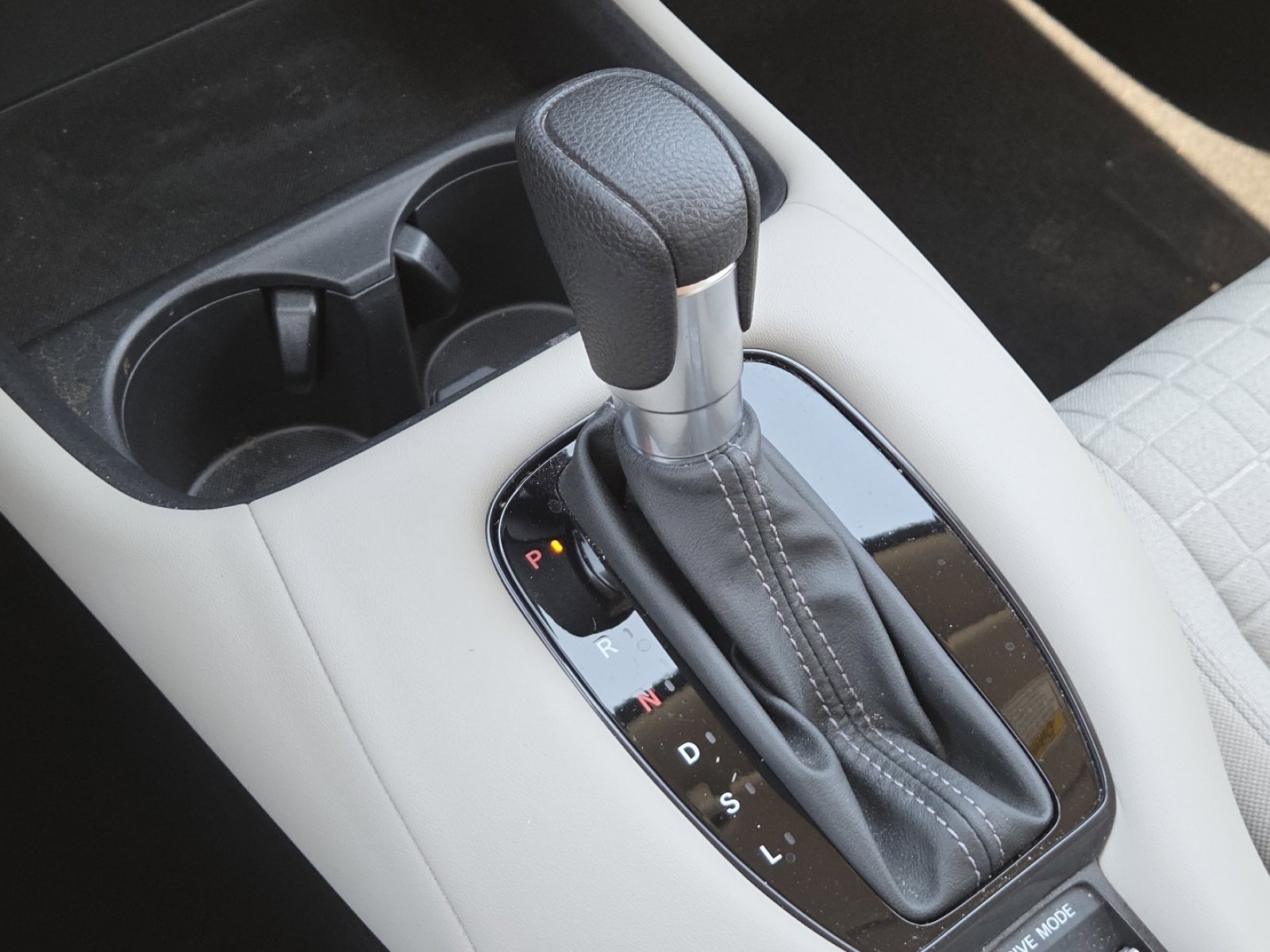 Used 2024 Honda HR-V LX image 28