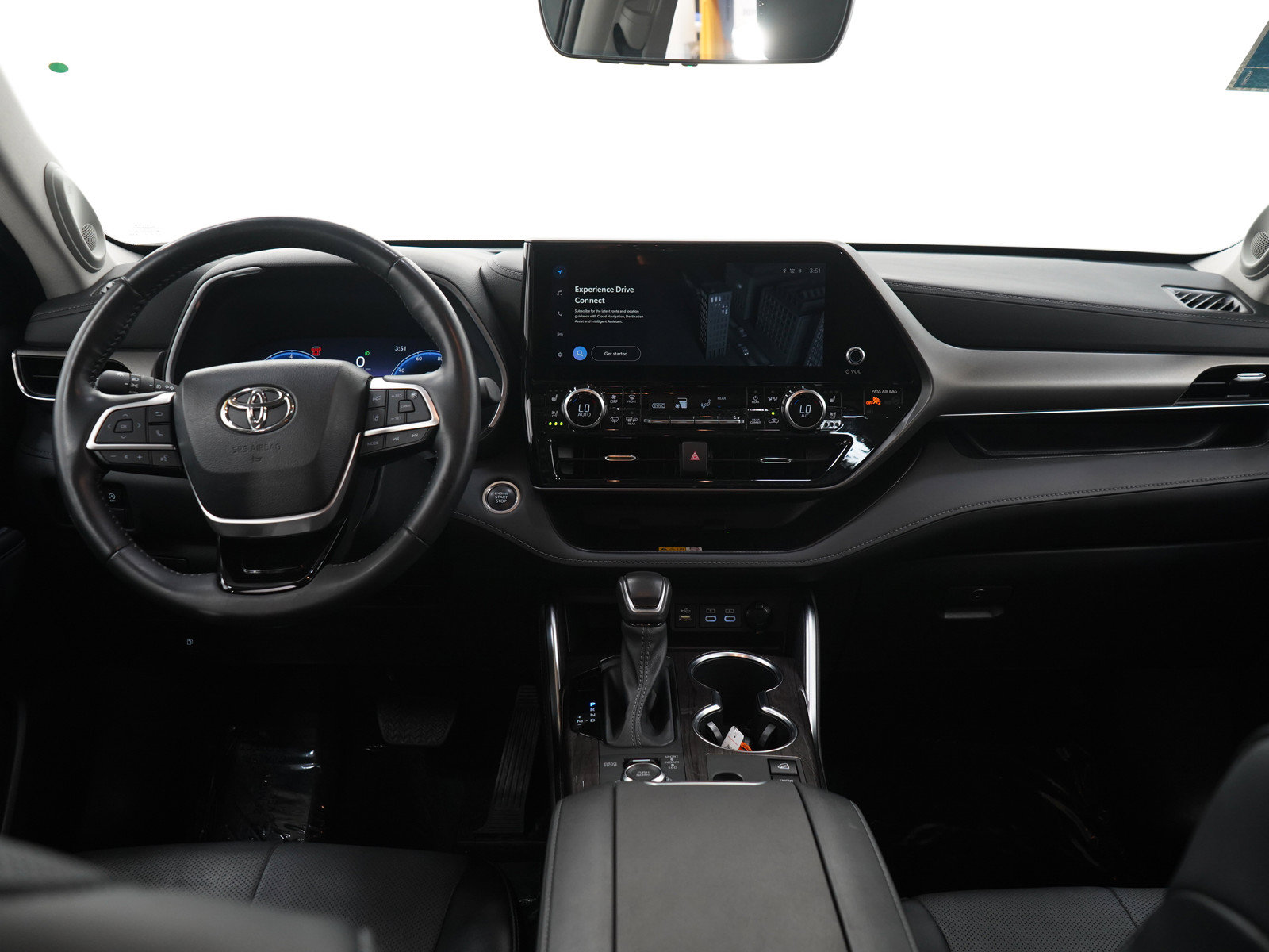 Used 2024 Toyota Highlander Limited AWD/4WD image 19