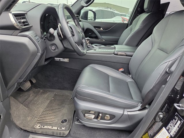 Used 2024 Lexus LX 600 4WD w/ Appearance Package image 4