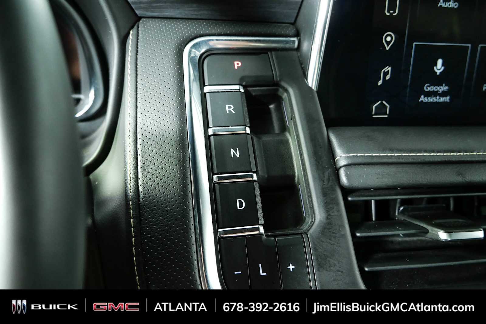 Used 2023 GMC Yukon XL SLT AWD/4WD image 35