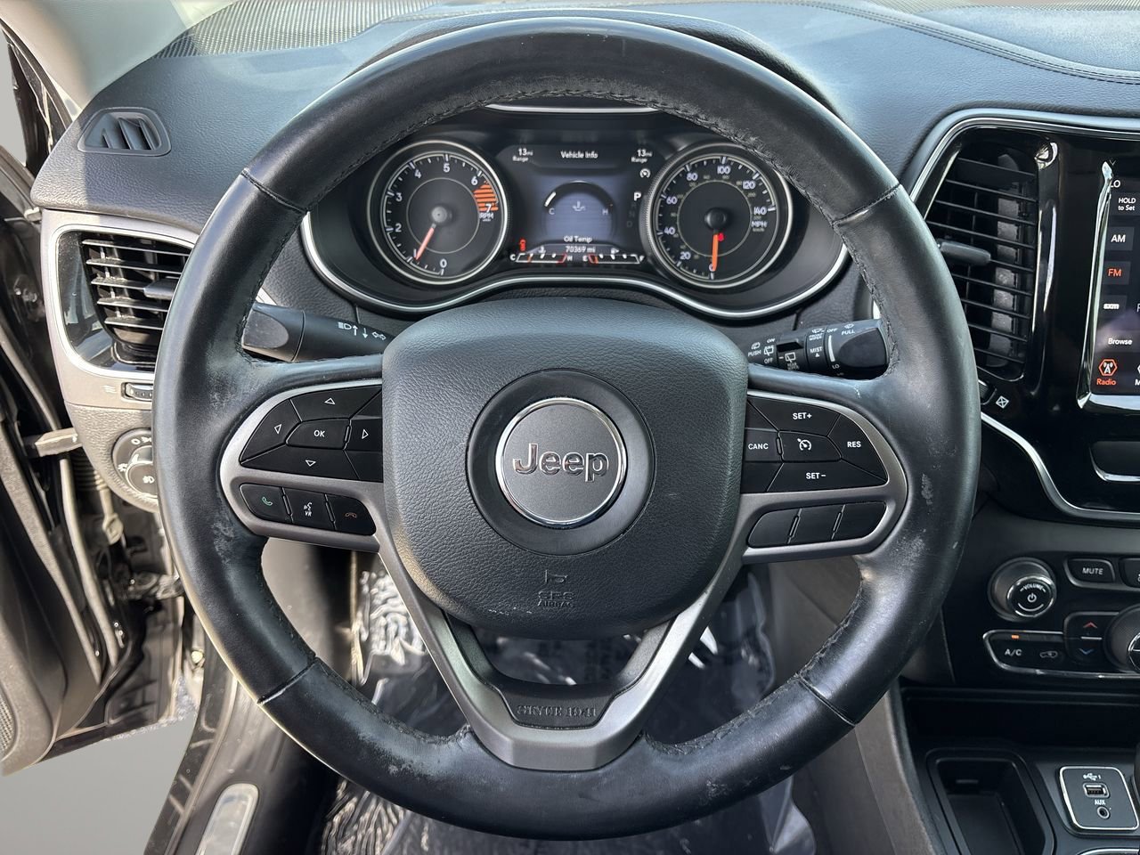 Used 2019 Jeep Cherokee Limited FWD image 27