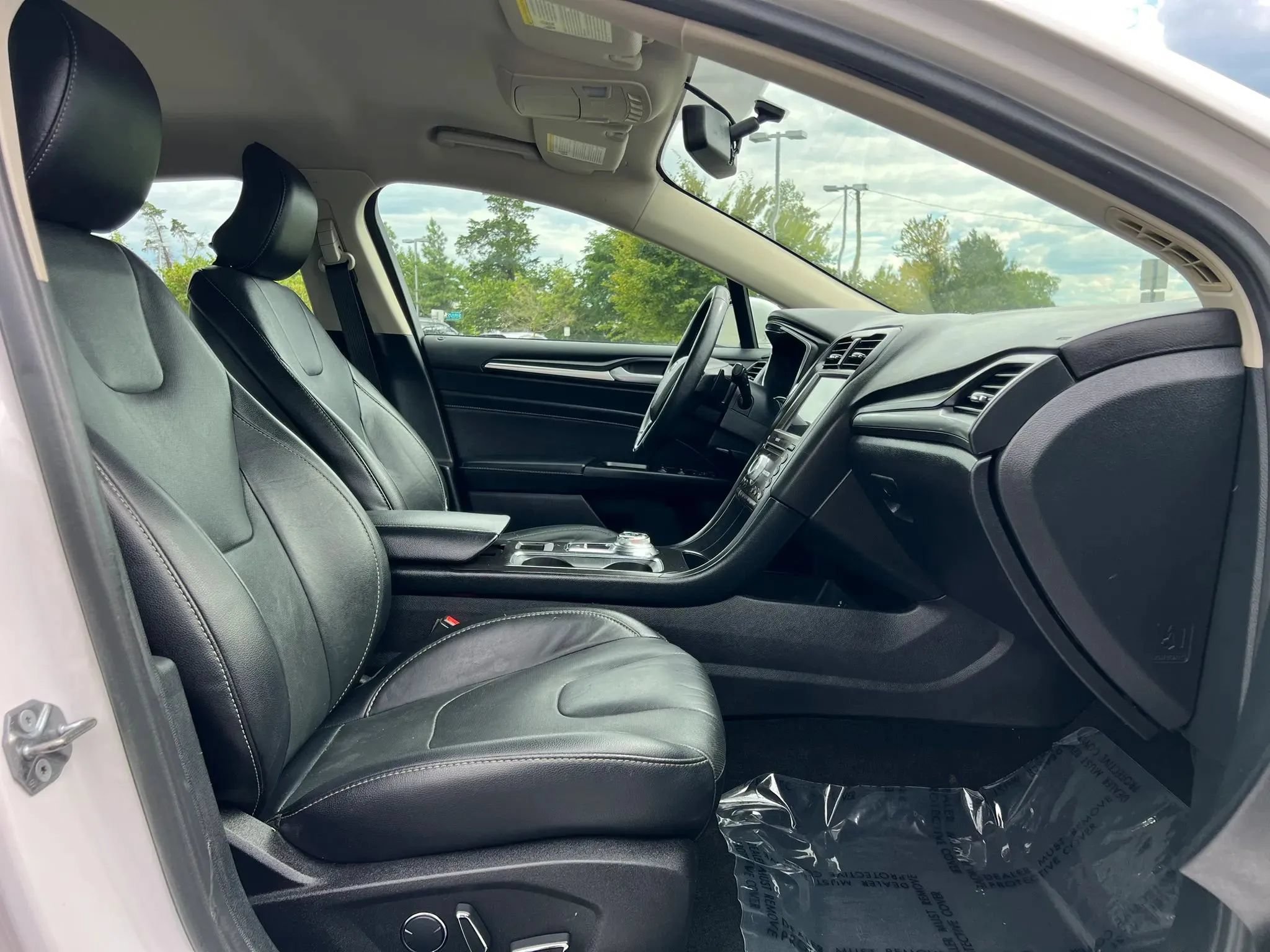 Used 2017 Ford Fusion Titanium AWD/4WD image 16