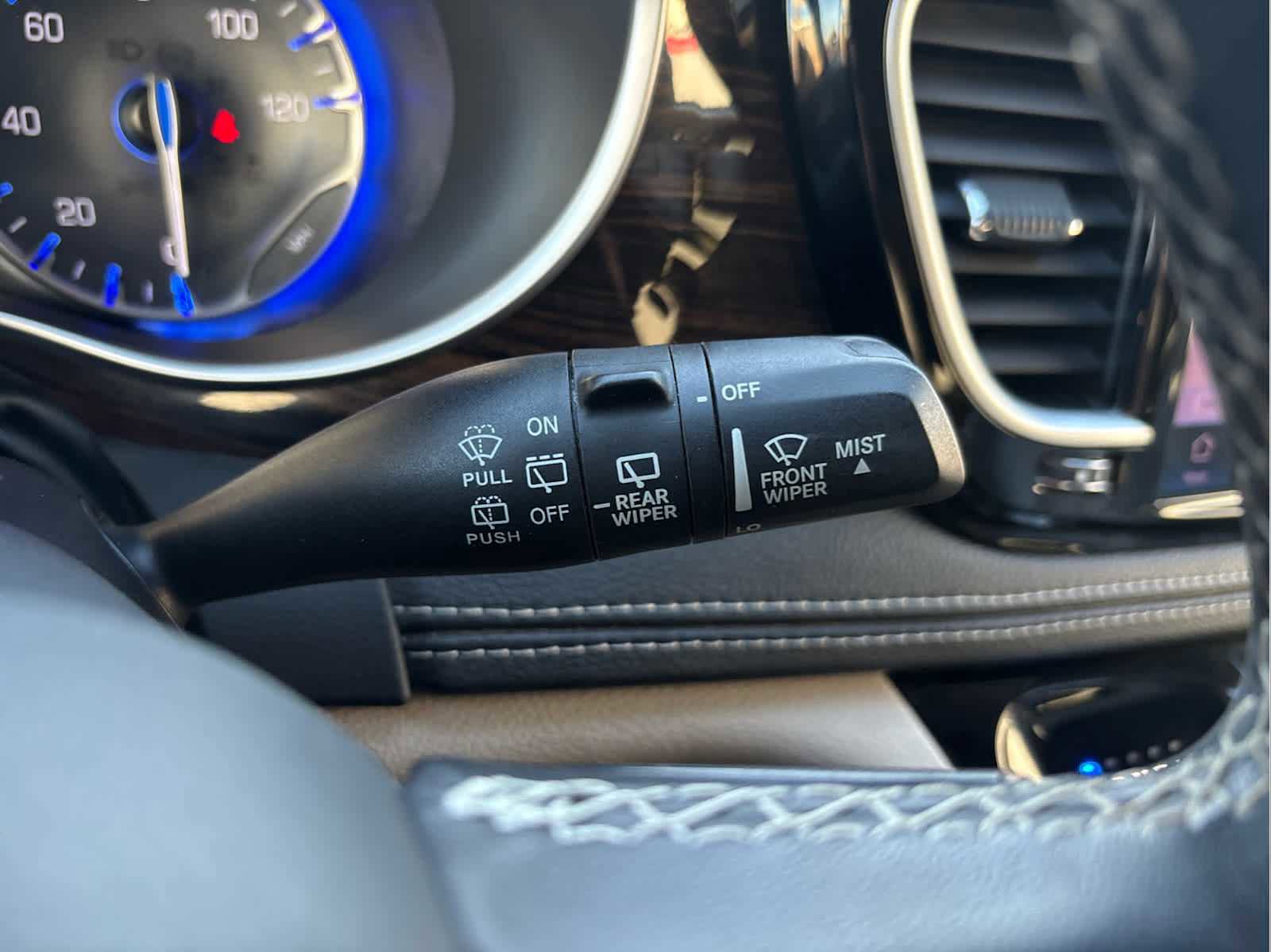 Used 2022 Chrysler Pacifica Limited FWD image 28