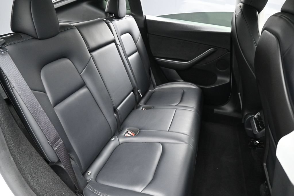Used 2024 Tesla Model Y 2WD image 18