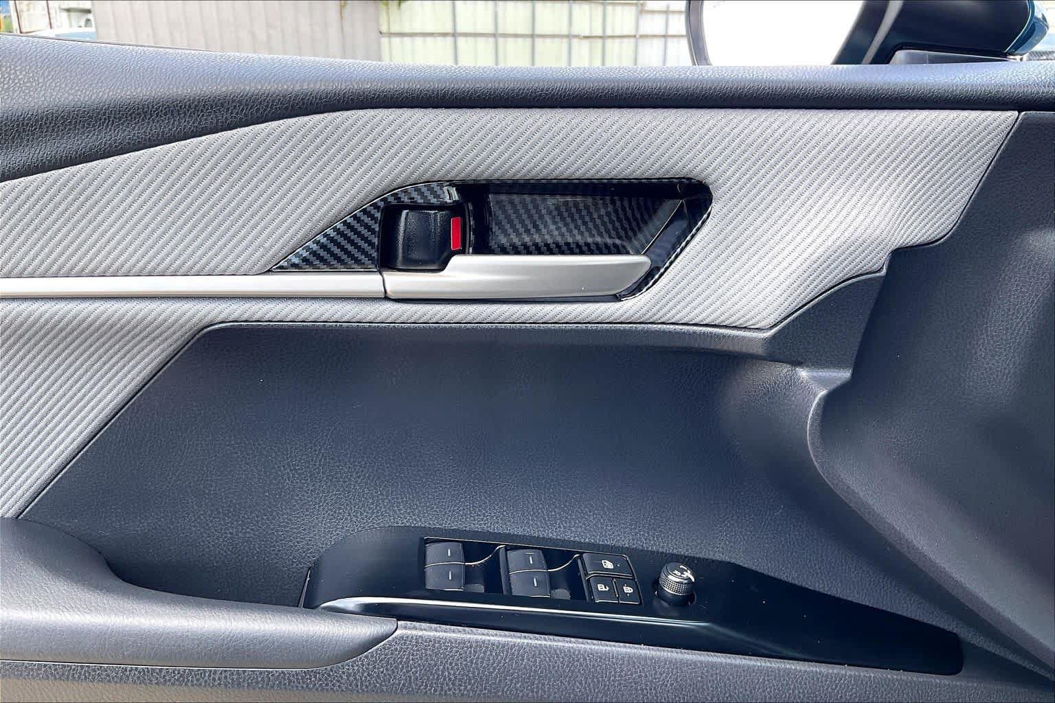 Used 2025 Toyota Camry SE FWD image 29