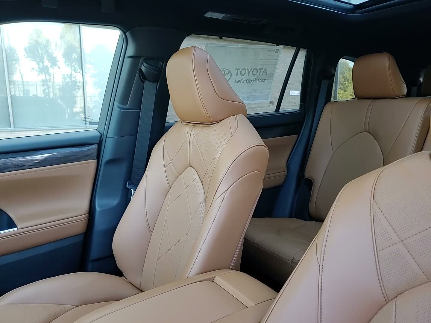 New 2026 Toyota Highlander Platinum image 21