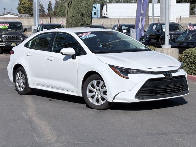 Used 2026 Toyota Corolla LE FWD image 2