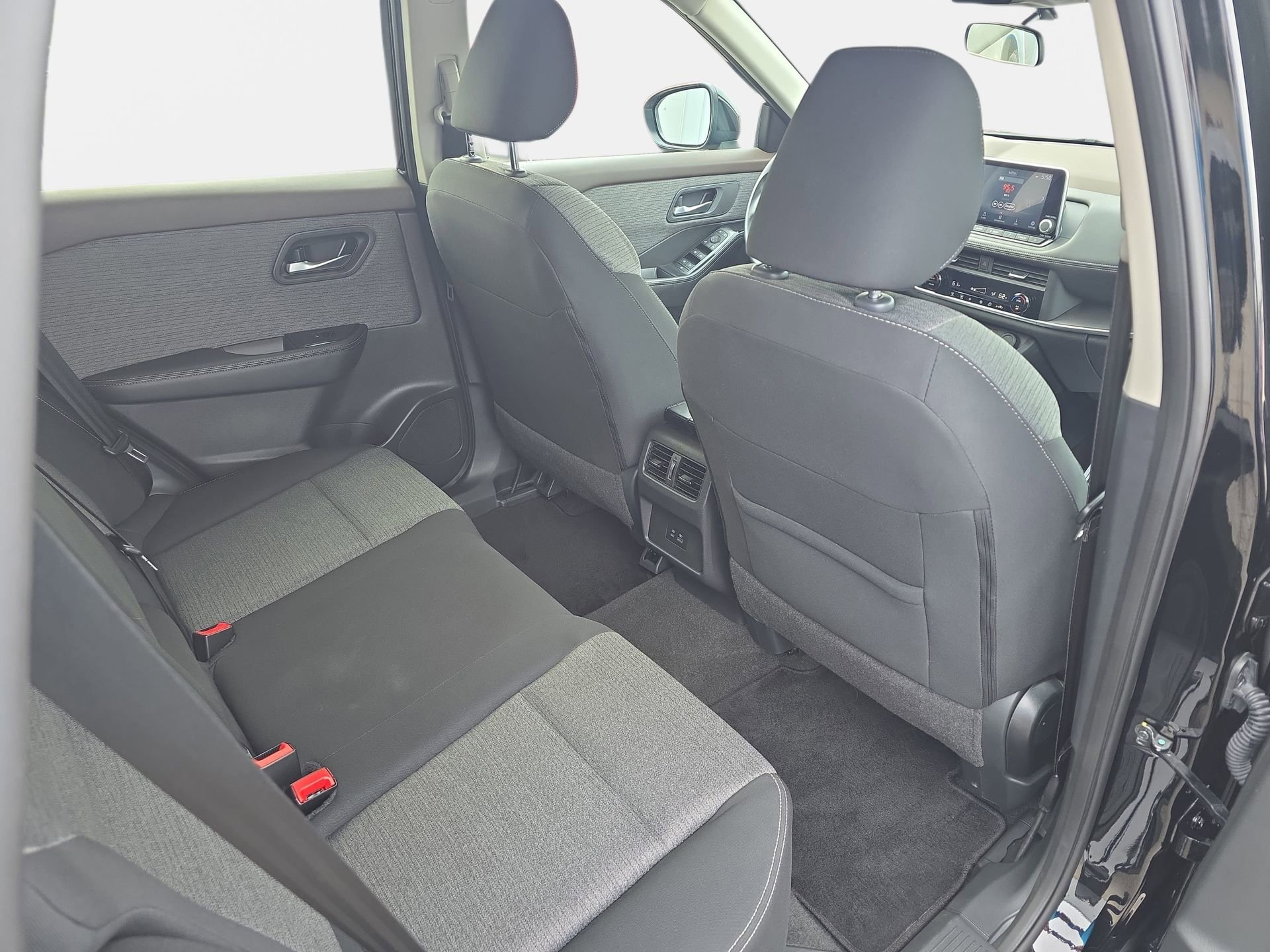 Used 2023 Nissan Rogue SV AWD/4WD image 11