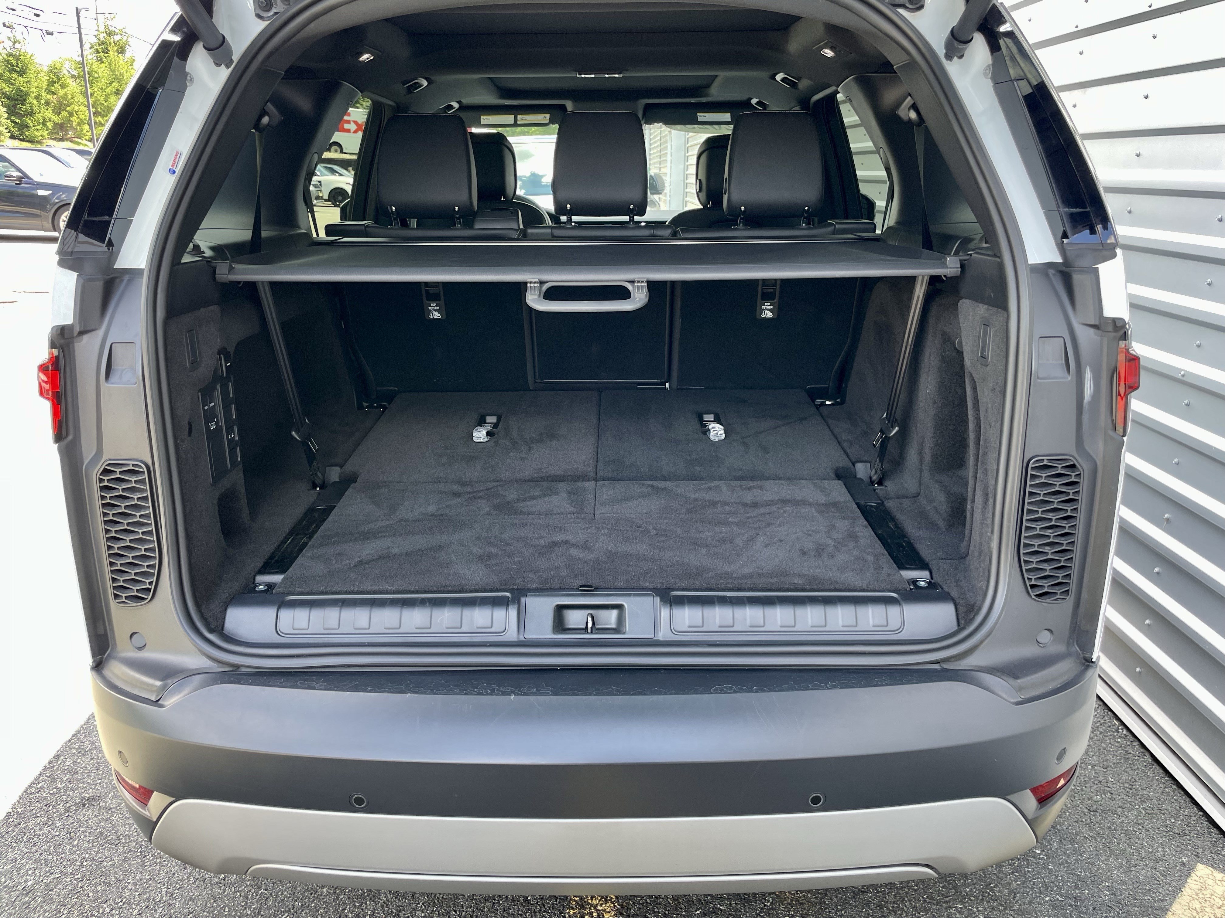 Certified 2025 Land Rover Discovery S AWD/4WD image 40