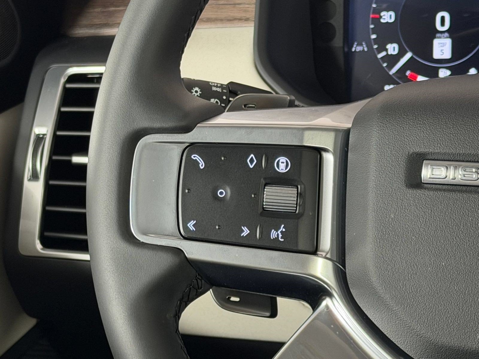 Used 2026 Land Rover Discovery S AWD/4WD image 15