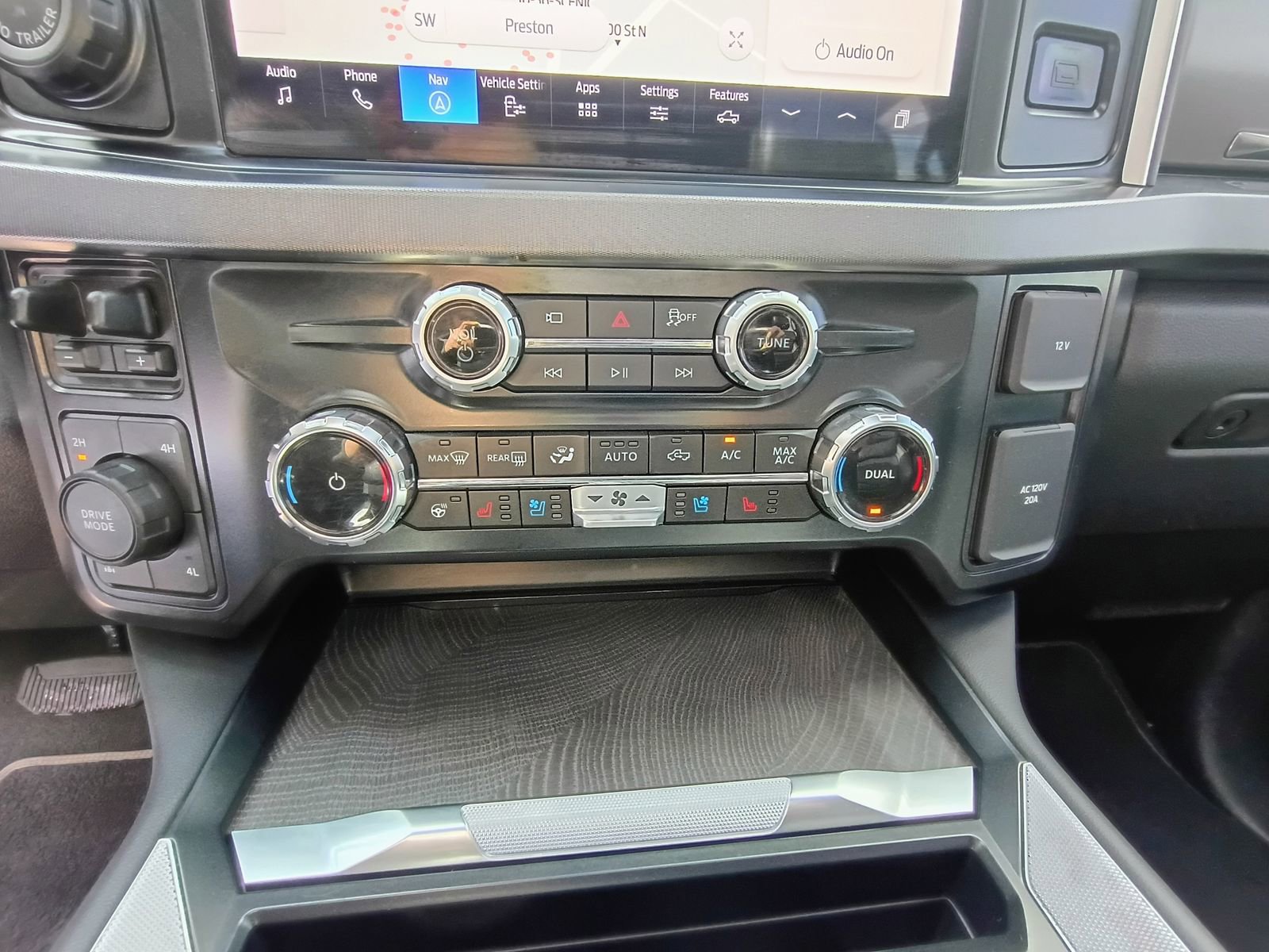 Used 2025 Ford F350 Platinum image 22