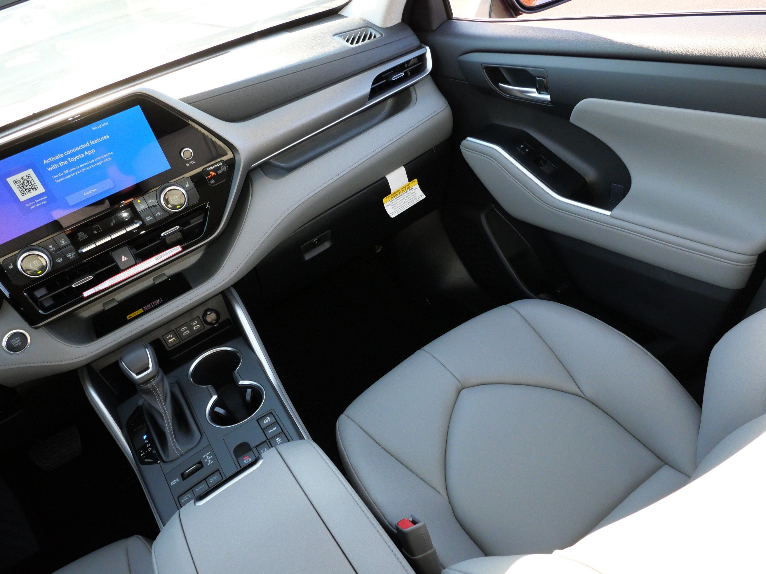 Certified 2026 Toyota Highlander XLE AWD/4WD image 12