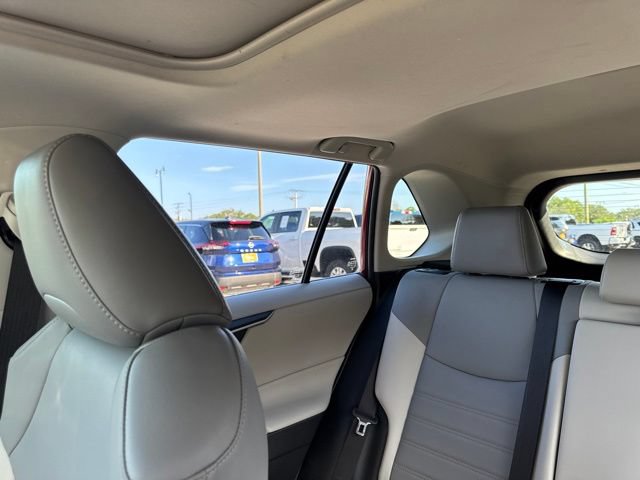 Used 2020 Toyota RAV4 XLE Premium FWD image 28