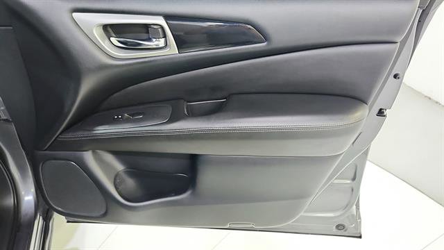 Used 2020 Nissan Pathfinder S FWD image 25