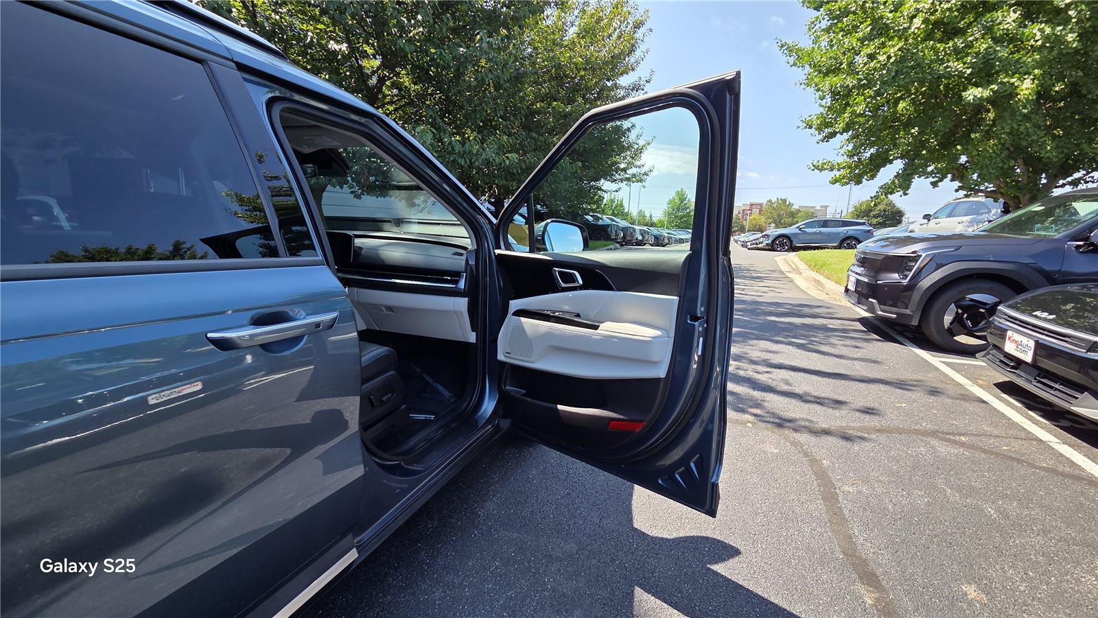 Certified 2024 Kia Carnival SX Prestige FWD image 32