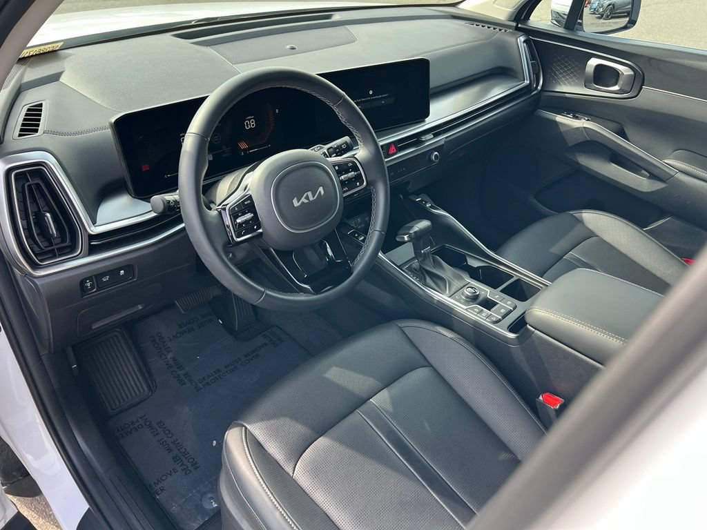 Used 2025 Kia Sorento EX AWD/4WD image 15