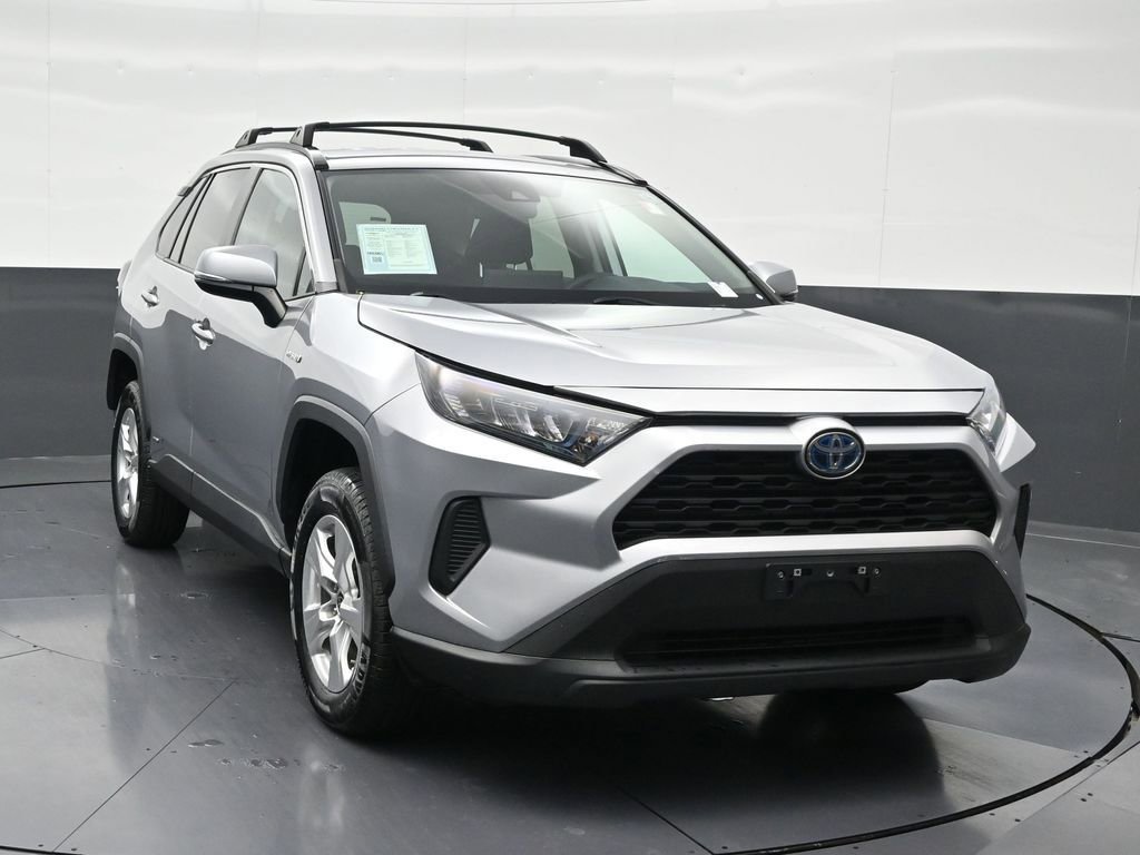 Used 2021 Toyota RAV4 LE image 7