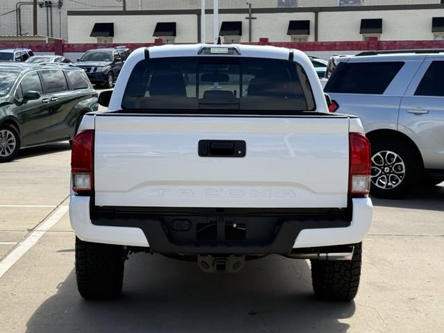 Used 2017 Toyota Tacoma TRD Sport w/ Tow Package (A/T) AWD/4WD image 5