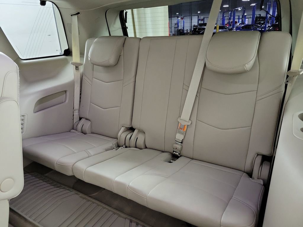 Used 2020 Cadillac Escalade Luxury w/ LPO, Radiant Package image 10
