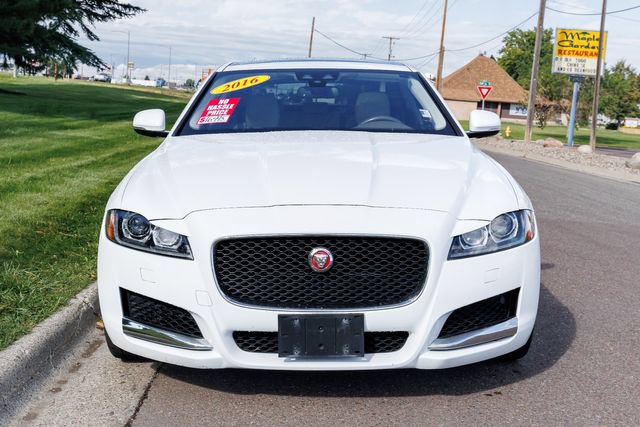 Used 2017 Jaguar XF Premium AWD/4WD image 2