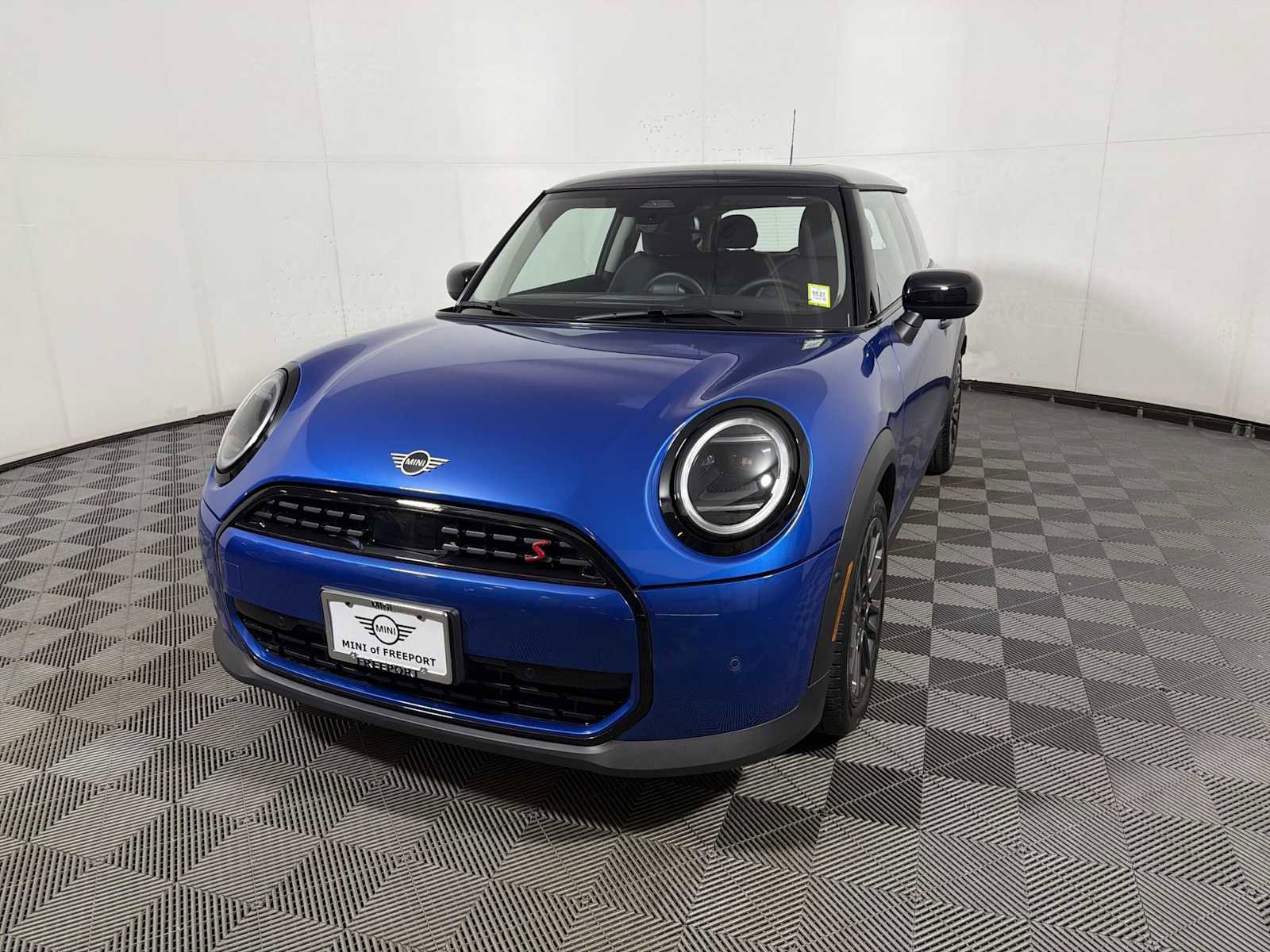 Certified 2025 MINI Cooper S FWD image 3