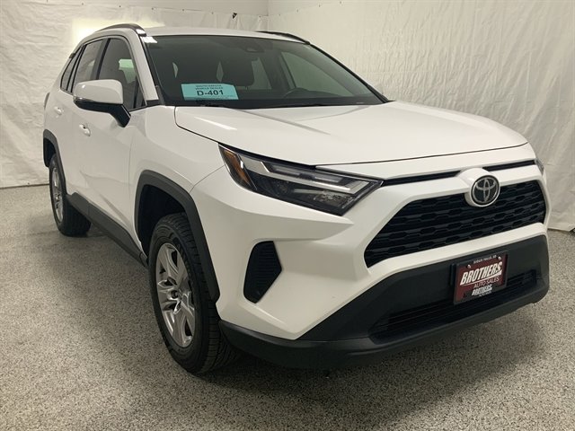 Used 2022 Toyota RAV4 XLE AWD/4WD image 8