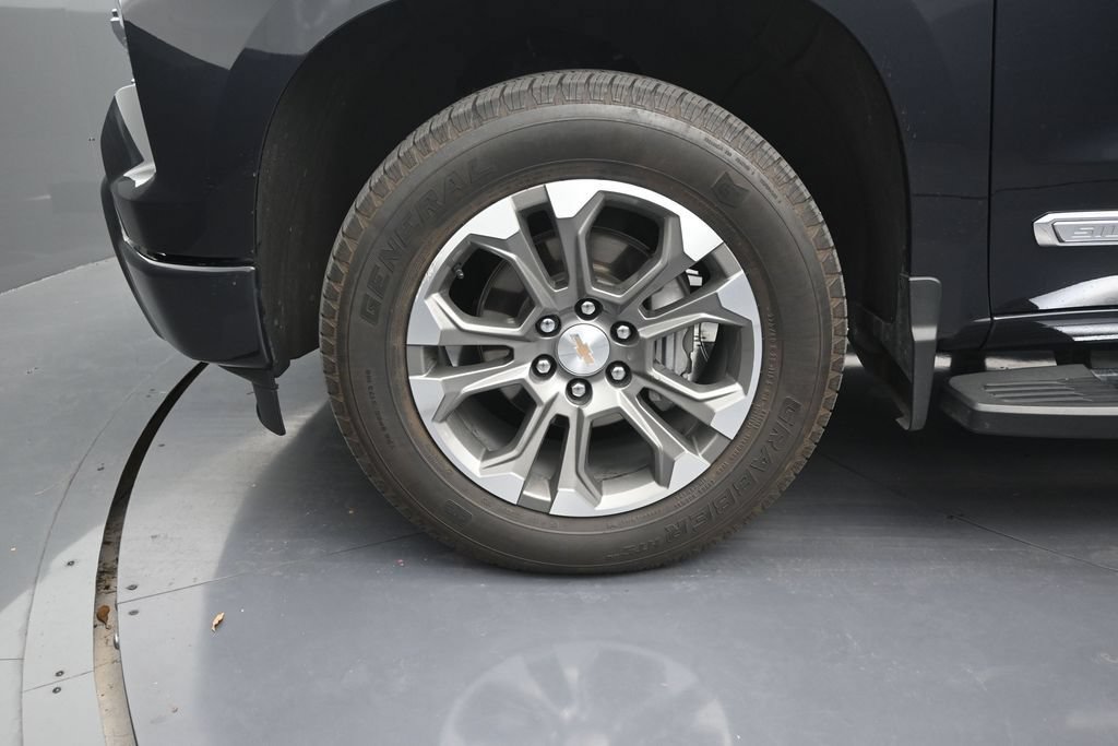 Used 2023 Chevrolet Silverado 1500 High Country w/ Technology Package RWD image 9